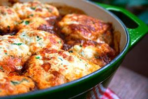 Dumplings casserole sa isang kawali