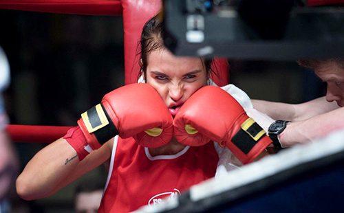 Nakaupo si Boxer sa sulok ng singsing