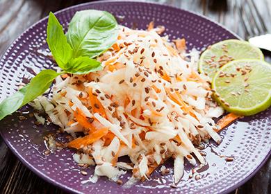 Plato ng labanos at karot salad