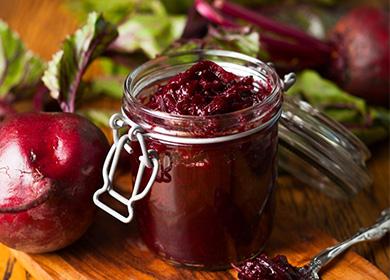 Beetroot salad para sa taglamig: masarap na mga recipe nang walang abala