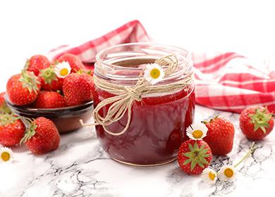 Strawberry Jam: 13 mga recipe, at isang paraan upang mapanatili ang mga buong berry sa billet