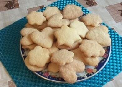 Ang pagluluto ng isang simple at masarap na recipe ng shortbread na may larawan.