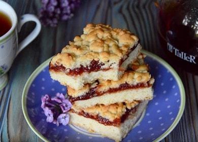 Grated pie Crumb na may jam - isang lasa mula pagkabata