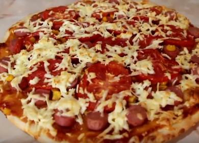 Masarap na homemade pizza na may mga sausage: nagluluto kami ayon sa isang hakbang-hakbang na recipe gamit ang isang larawan.