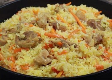 Malutong pilaf na may manok sa isang kawali - isang simple at masarap na recipe