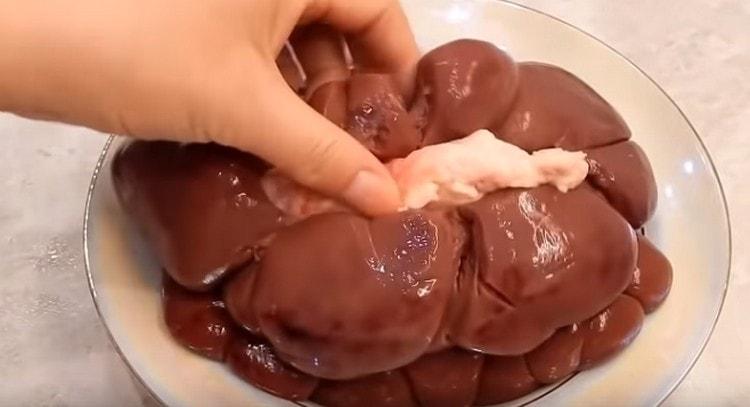 Napakahalaga na ma-presoak ang mga kidney ng baka.