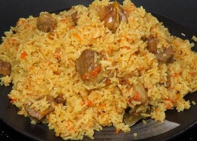 Ang isang simple at mabilis na recipe para sa pilaf sa isang kawali: maghanda ng mga hakbang-hakbang na mga larawan.