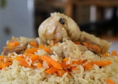 Masarap na pork pilaf sa isang kawali - kapag walang kaldero at kordero sa bahay