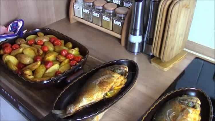 Dorado sa oven ayon sa isang hakbang-hakbang na recipe na may isang larawan