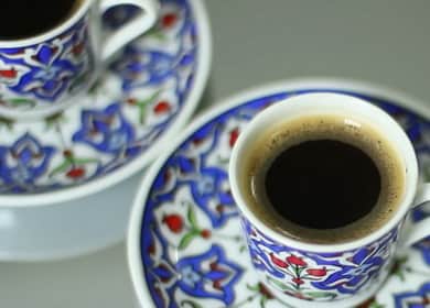 Turkish kape ayon sa isang hakbang-hakbang na recipe na may larawan