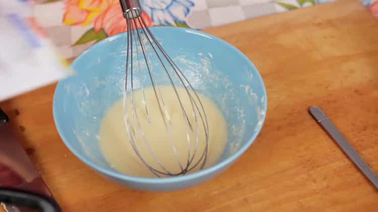 Upang ihalo ang mga cookies ng oatmeal na may isang mansanas, ihalo ang mga sangkap