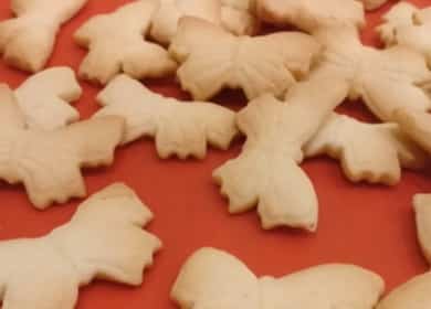 Ang mga cookies sa langis ng gulay ayon sa isang hakbang-hakbang na recipe gamit ang isang larawan