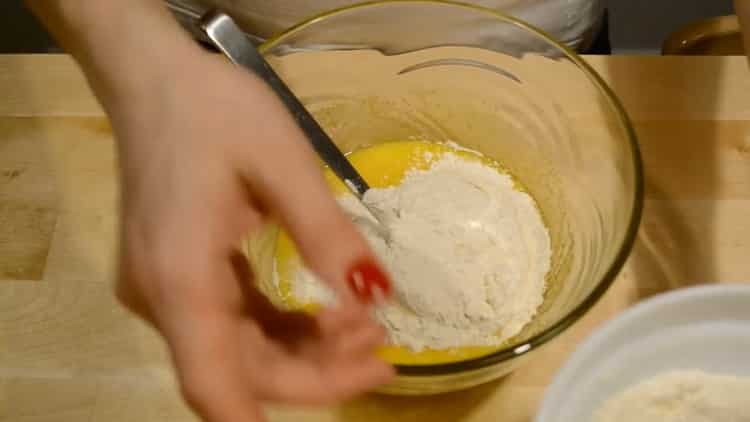 Pag-ayos ng mga milokoton upang makagawa ng cookies