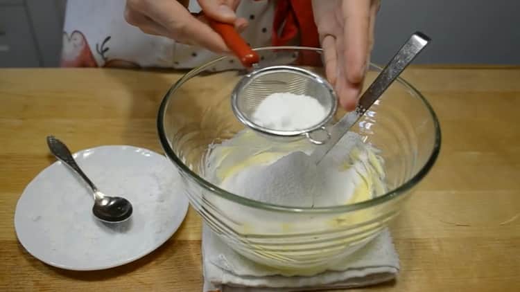 Pag-ayos ng harina upang makagawa ng mga cookies sa Pransya