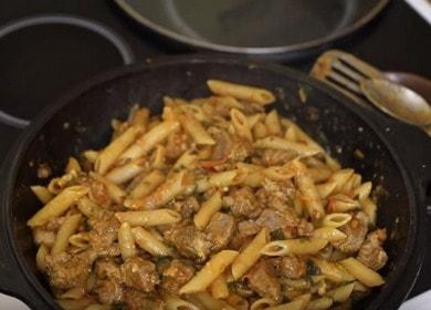 Naghahanda kami ng masarap na pasta ng Tatar ayon sa isang sunud-sunod na recipe na may isang larawan.