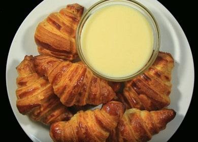 Ang isang masarap na recipe para sa mga croissant ng Pransya: lutuin ng mga hakbang-hakbang na larawan at video.