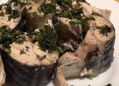 Masarap na pinakuluang mackerel - isang mabilis at masarap na ulam