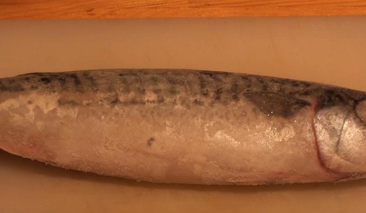 Defrost mackerel.