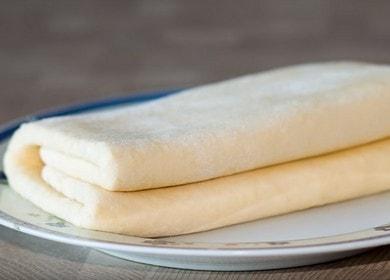 Naghahanda kami ng mga test na puff-yeast-free ayon sa klasikong recipe na may mga larawan ng hakbang-hakbang.