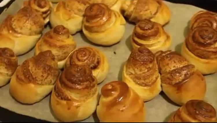 lebadura ng mga cinnamon roll