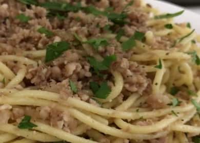 Classic pasta ayon sa klasikong recipe na may larawan