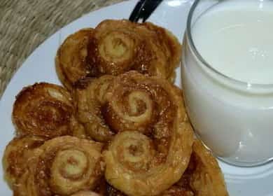 Puff pastry na tainga - napaka-masarap at simple.