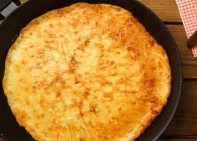 Khachapuri na may keso: isang recipe ng sunud-sunod na pagluluto sa isang kawali