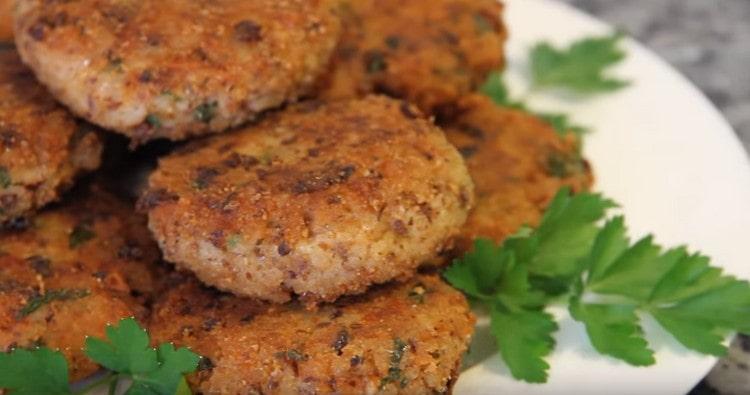 ang mga naturang bean cutlet ay masarap at masustansiya.