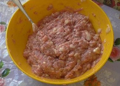 Masarap na pagpuno para sa mga pasties: nagluluto kami ayon sa isang hakbang-hakbang na recipe gamit ang isang larawan.