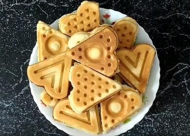 Mga Waffles sa isang Soviet waffle iron sa kalan - isang lasa ng pagkabata 🍪