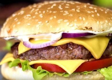 Pagluluto ng masarap na cheeseburger: recipe na may mga hakbang sa hakbang na larawan.