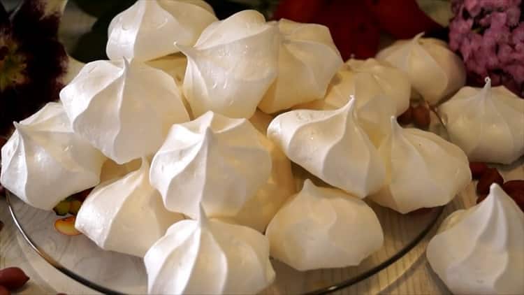 Meringue: isang sunud-sunod na klasikong recipe na may mga larawan