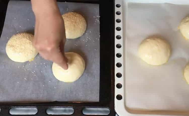 Burger roll ayon sa isang hakbang-hakbang na recipe gamit ang larawan