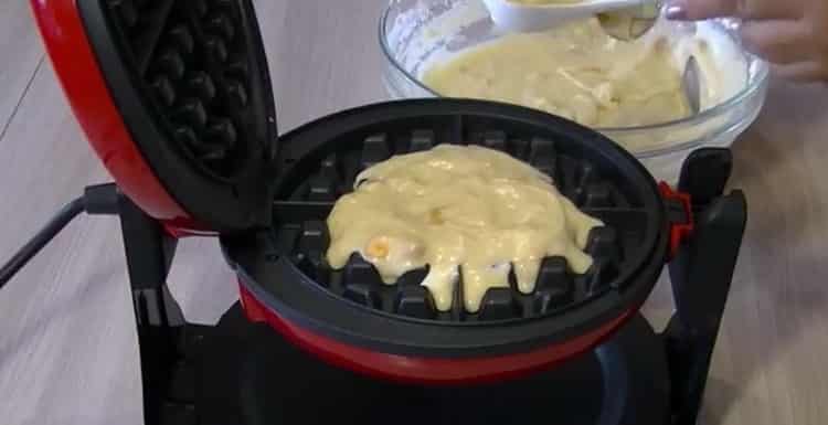 Upang makagawa ng mga waffle ng Vienna, maghanda ng isang gumagawa ng waffle