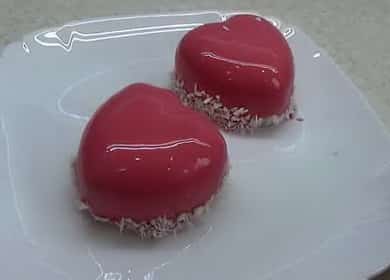 Raspberry Mousse cake na may Mirror Glaze