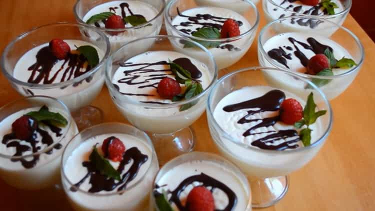 Класическа рецепта за десерт Panna Cotta