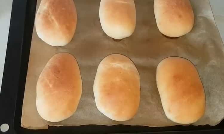 Upang magluto ng mga pie ng repolyo, pasanin ang oven