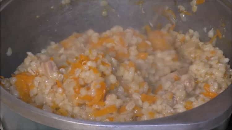 Paano malaman kung paano magluto ng masarap na barley pilaf