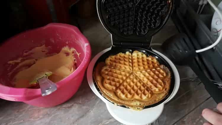 Upang makagawa ng mga waffles, magprito ng mga waffles