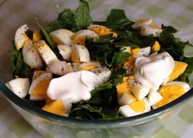 Ang sariwang spinach salad hakbang-hakbang na recipe na may larawan