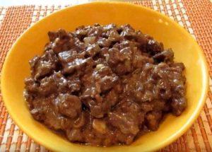 Naghahanda kami ng isang masarap na goulash mula sa atay ayon sa isang sunud-sunod na recipe na may isang larawan.