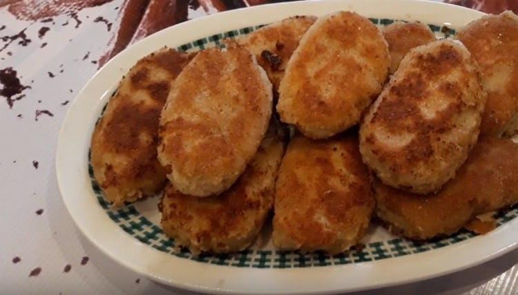 ang mga mashed na patatas na cutlet ay napaka-masarap.