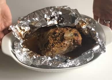 Maligayang baboy ham na inihurnong sa oven sa foil 🥩