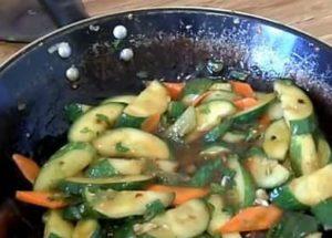 Fried Cucumber - Isang Recipe para sa isang Masarap na Intsik na Dish