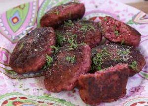 Mga cutlet ng Beet ayon sa isang hakbang-hakbang na recipe gamit ang mga larawan