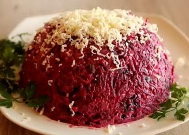 Masarap na beetroot salad na may mga prun at walnut - isang simpleng recipe 🥣