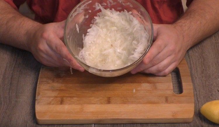 Narito ang isang simpleng recipe para sa daikon.