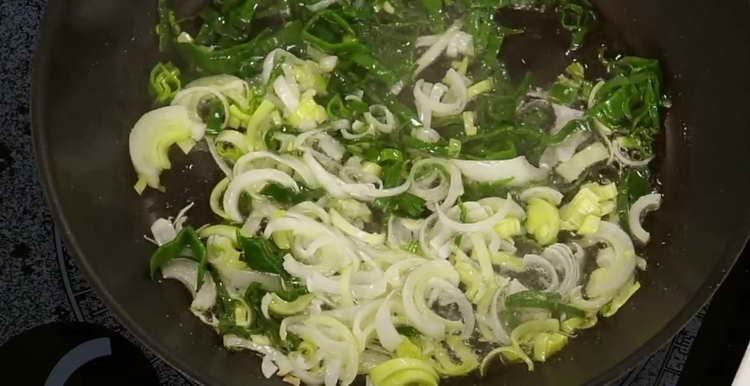 magprito ng leeks hanggang itim