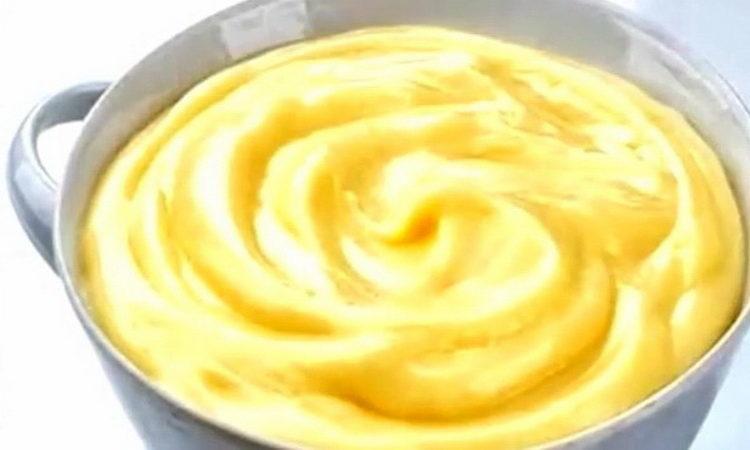 Custard para sa Napoleon sa isang hakbang-hakbang na recipe na may larawan