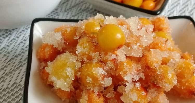 Masarap at malusog na sea buckthorn na may asukal para sa taglamig nang hindi nagluluto